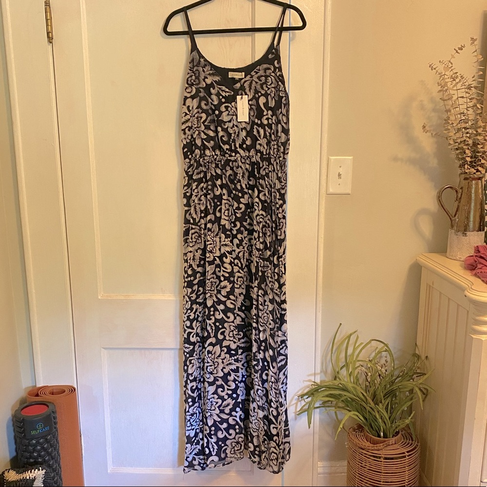 Brand new velvet maxi dress! Size L.